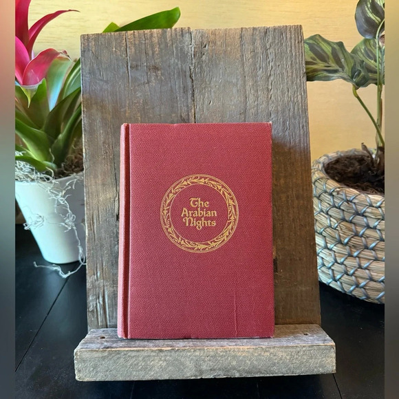 VINTAGE The Arabian Nights Book - 1920s Hardback, Red Cover, Gold Lettering - Picture 2 of 10